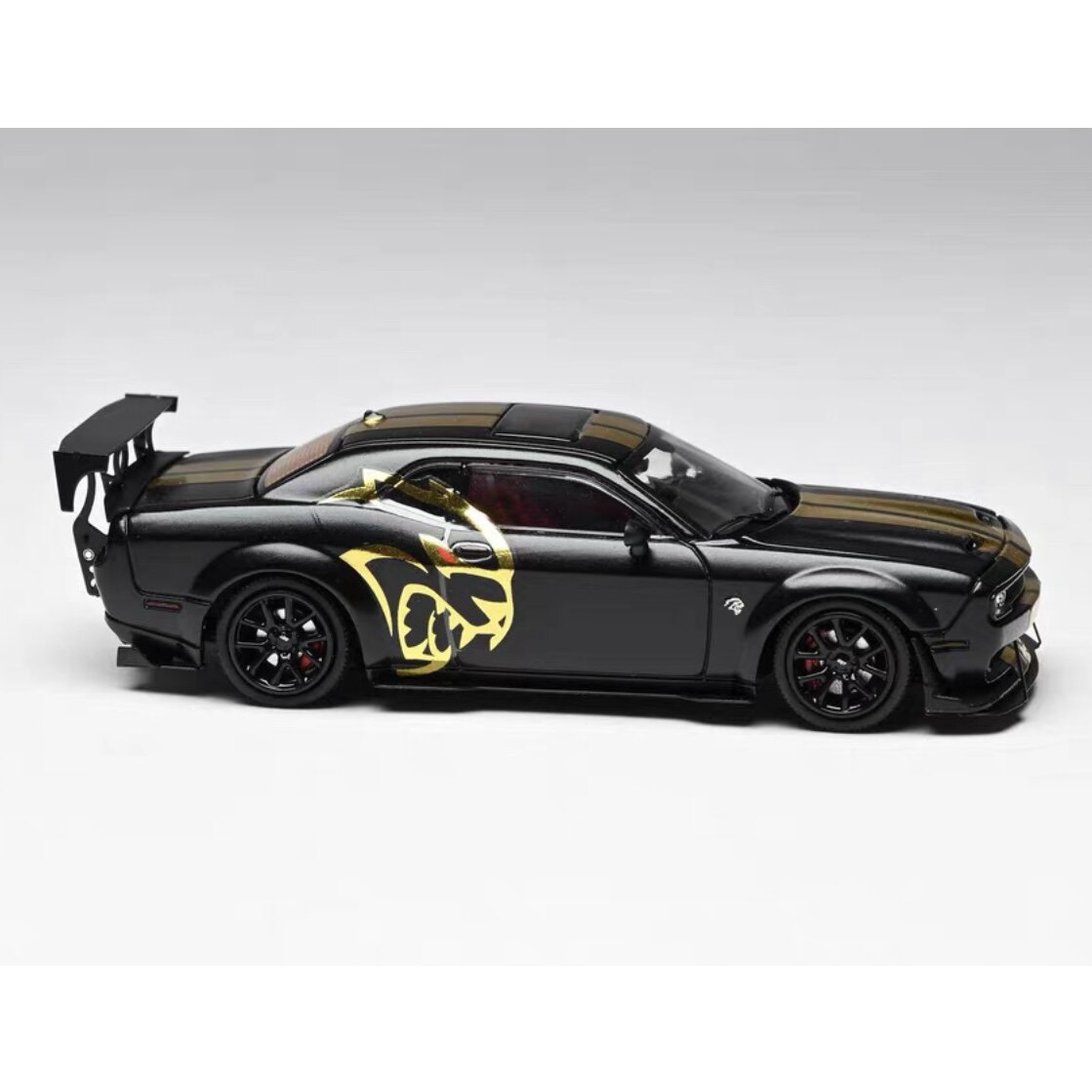 Modelo de Carro em Liga Metáli - Die Cast Car 1 64 avaliação e preço