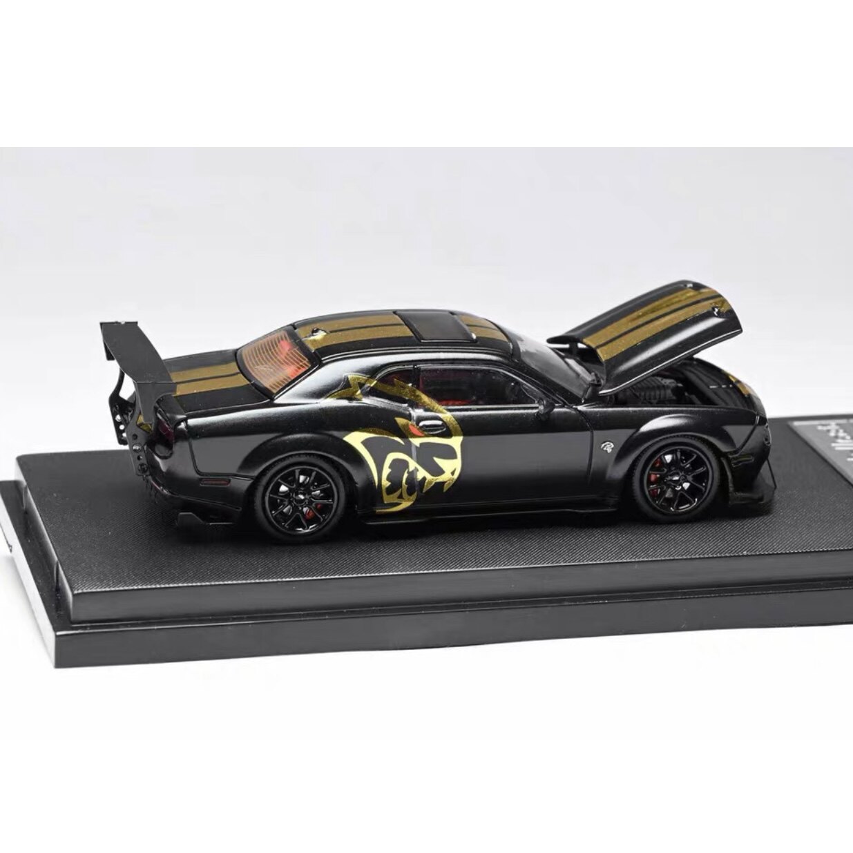 Modelo de Carro em Liga Metáli - Die Cast Car 1 64 avaliação e preço